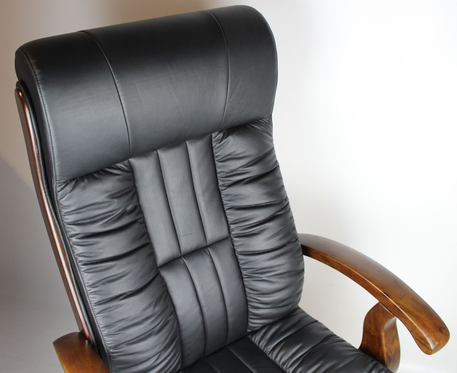 Executive Black Leather Office Chair with Walnut Arms - F01A